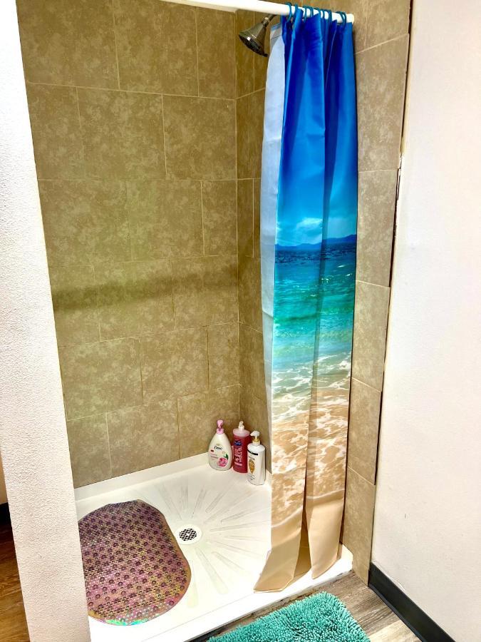 Private Room With Shared Bathroom On The 1St Floor 10 Minutes Walk To University Of Washington Сиэтл Экстерьер фото