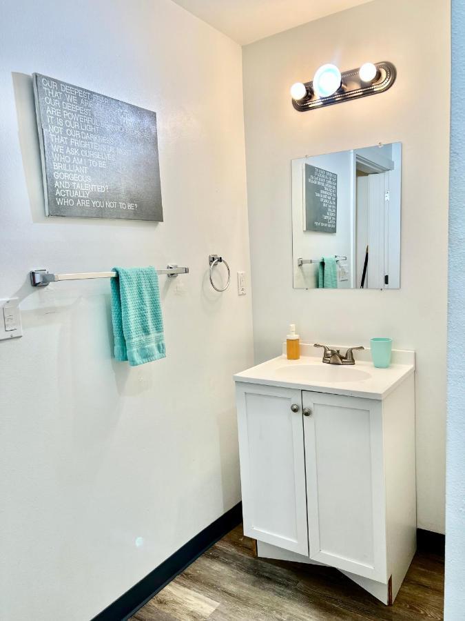 Private Room With Shared Bathroom On The 1St Floor 10 Minutes Walk To University Of Washington Сиэтл Экстерьер фото