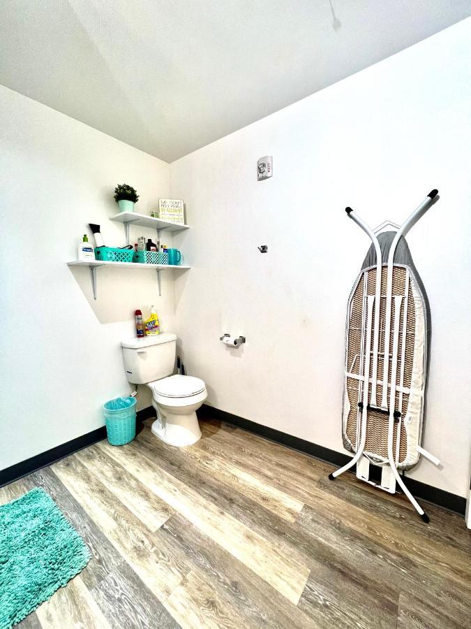 Private Room With Shared Bathroom On The 1St Floor 10 Minutes Walk To University Of Washington Сиэтл Экстерьер фото
