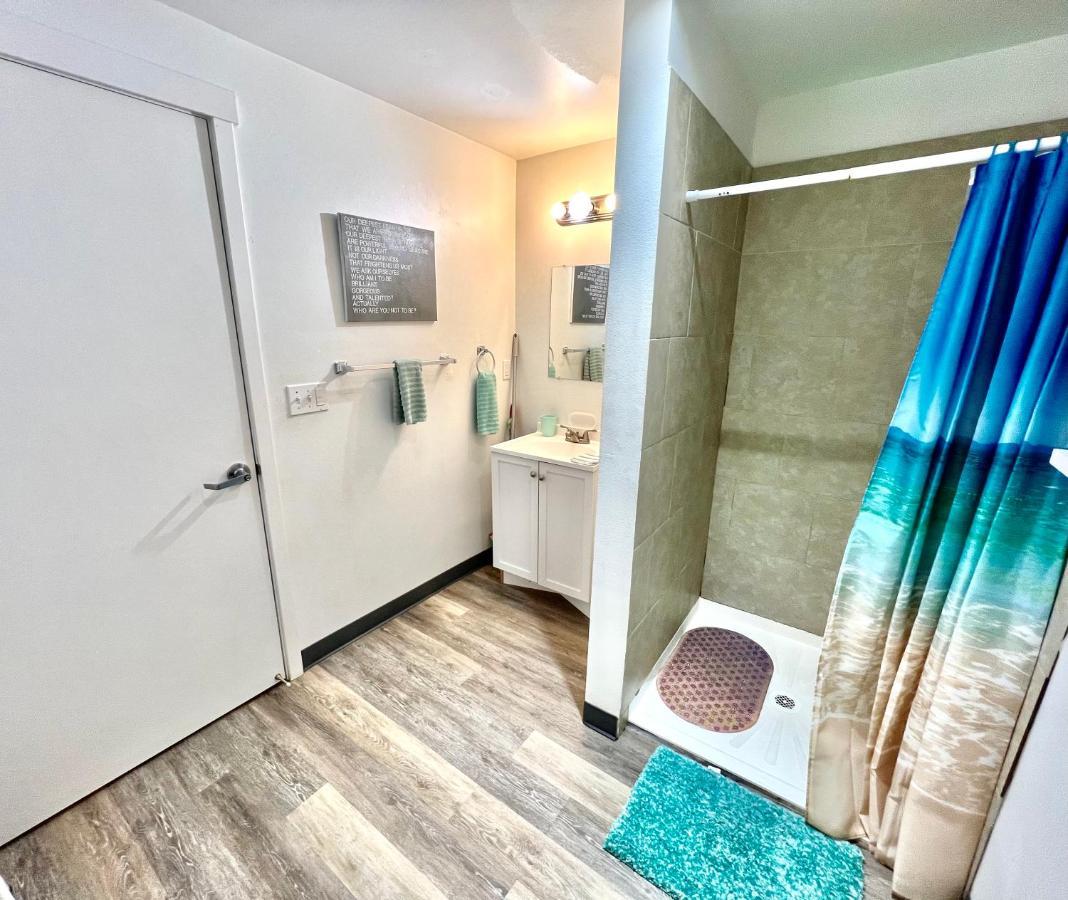 Private Room With Shared Bathroom On The 1St Floor 10 Minutes Walk To University Of Washington Сиэтл Экстерьер фото